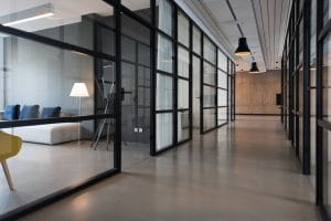 como investir em imoveis comerciais